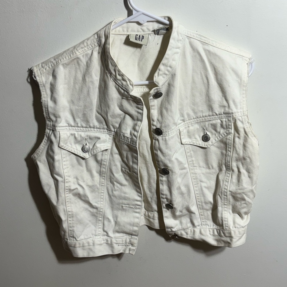 GAP White Denim Sleeveless Vest with Button Details - Picture 2 of 3